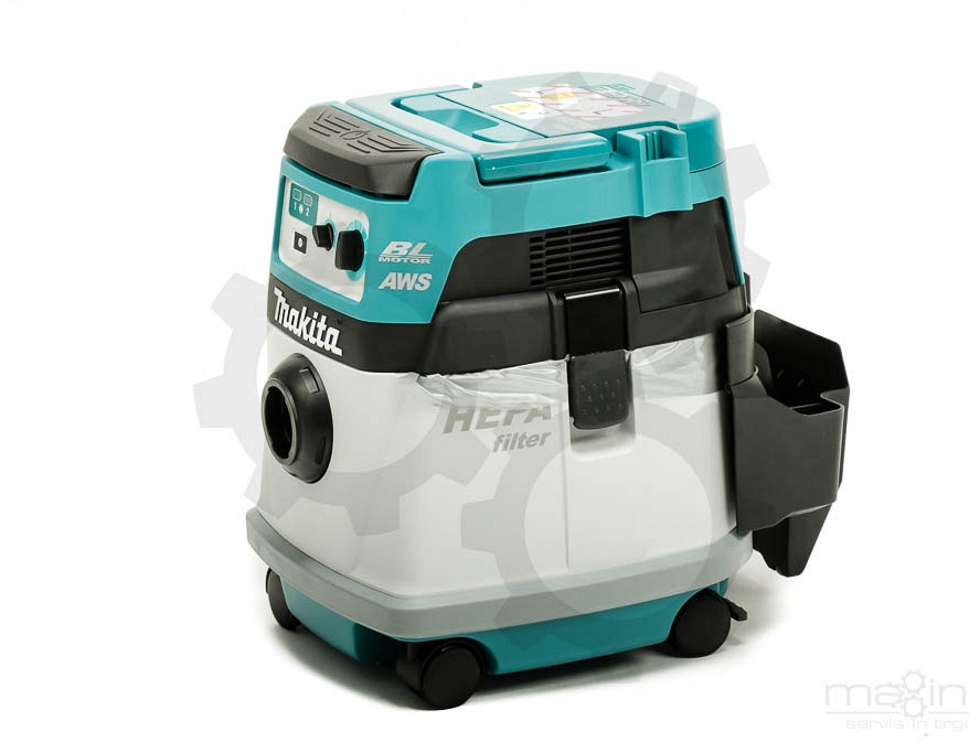 Akumulatorski industrijski sesalec MAKITA DVC157LZ