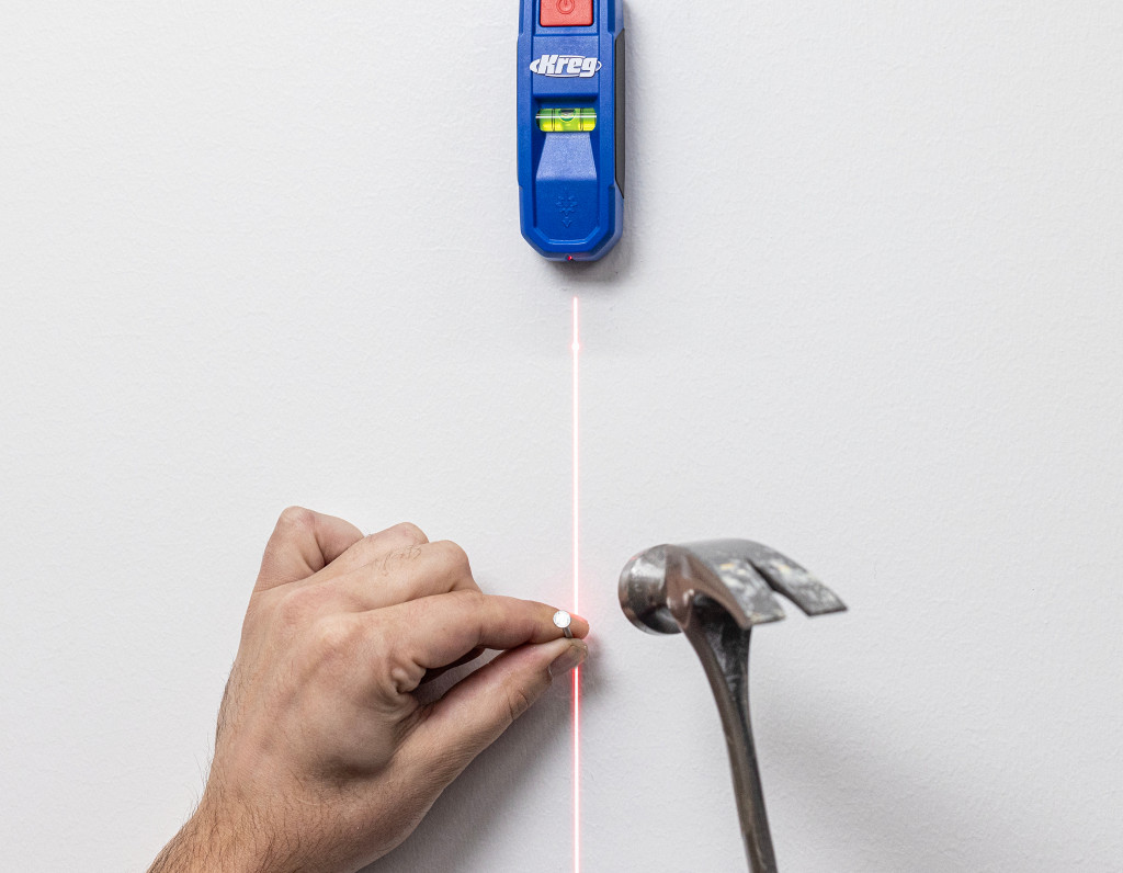 Magnetic Stud Finder with Laser-Mark™