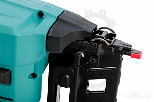 Akumulatorski žebljalnik 18V LXT MAKITA DBN601Z