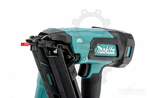 Akumulatorski žebljalnik 18V LXT MAKITA DBN620Z