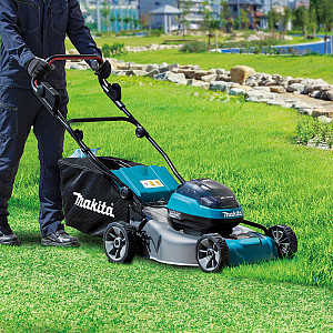 Akumulatorska potisna kosilnica 18V LXT MAKITA DLM466PT2