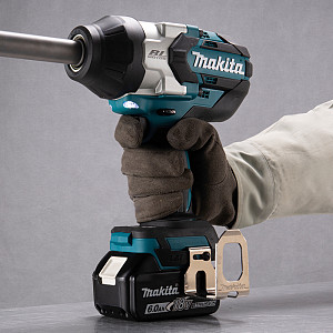 Akumulatorski udarni vijačnik 18V LXT MAKITA DTW1005Z