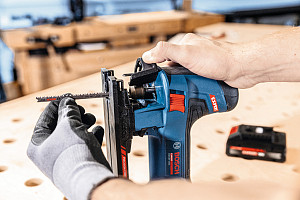 Vbodna žaga EXPERT EXST18V-155S