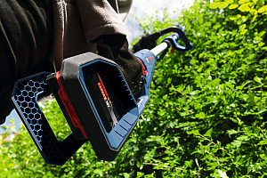 Akumulatorske škarje za živo mejo GHE 18V-50FP