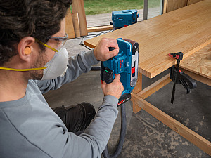 Akumulatorski tračni brusilnik GBS 18V-75