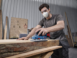 Akumulatorski vibracijski brusilnik GSS 18V-18